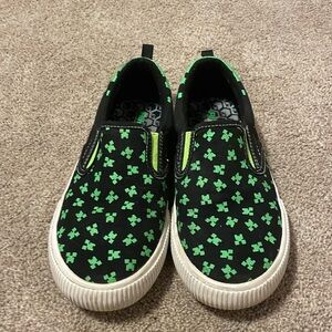 Minecraft sneakers size 1